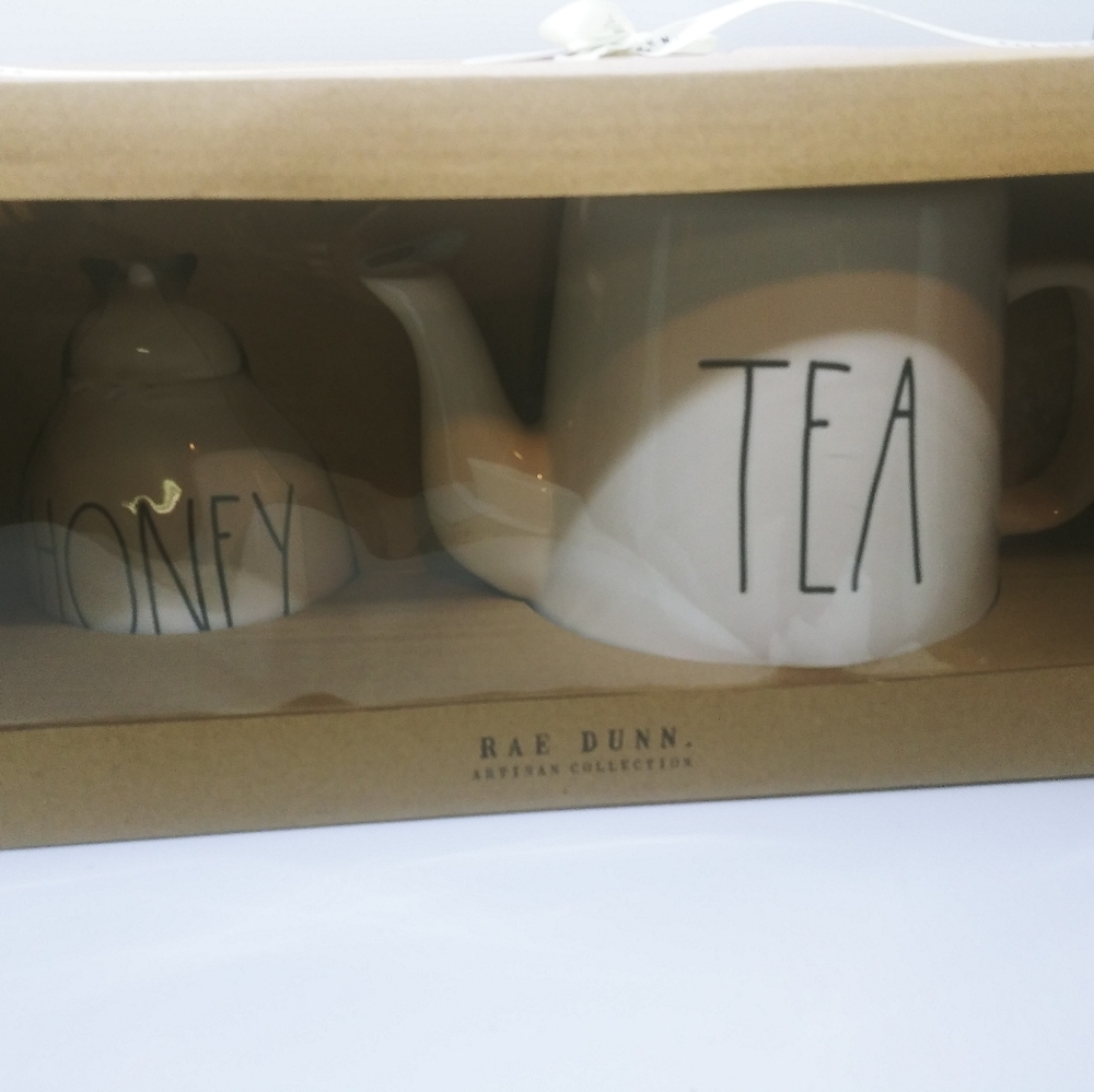 Rae Dunn tea & hunny set